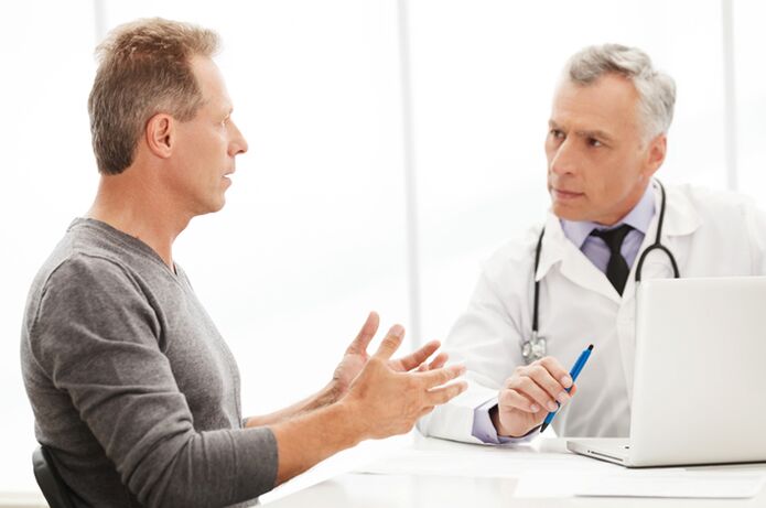 A man with chronic prostatitis goes to the doctor